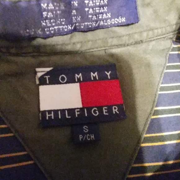 Vintage Tommy Hilfiger shirt - Picture 3 of 3